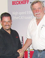 Hennie Prinsloo (right) thanks Kenneth M<sup>c</sup>Pherson for his presentation.